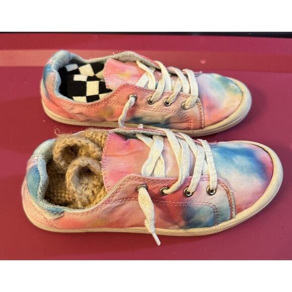 SHOES 3 Pairs Size 4 1-Heelys W/out Wheels 1-Falls Creek Tenis Shoe And 1-And1 - Picture 13 of 16